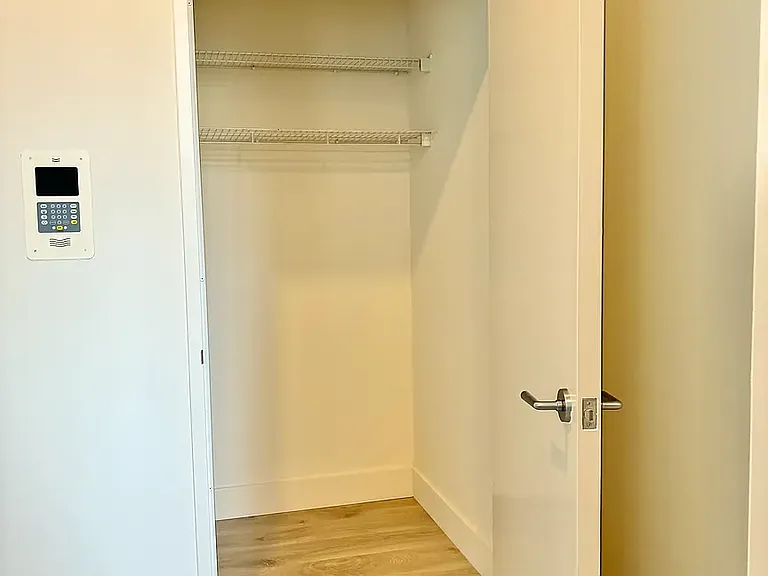 229 W 60th St #14-D — Photo 3