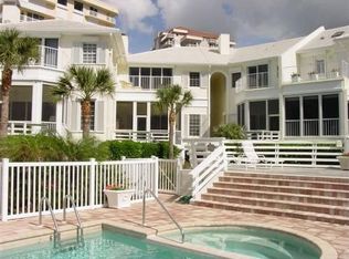 82 Seagate Dr, Naples, FL 34103