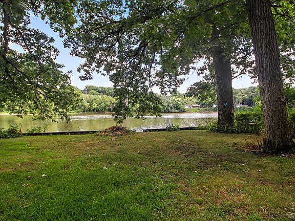 5th image of 163 Laurel Dr
