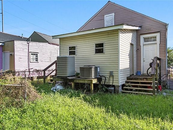 3rd image of 2417-19 Laharpe St