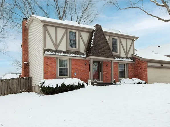 9009 W 117th Ter, Overland Park, KS 66210