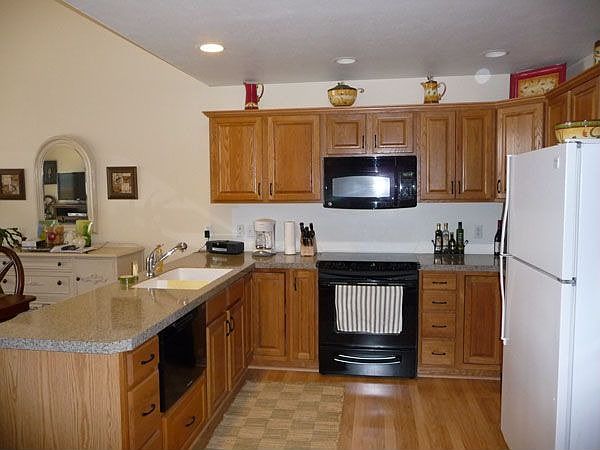 2nd image of 102 21st St Unit 8