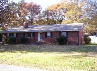 1661 Forest Glenn Cir, Chester, VA 23836