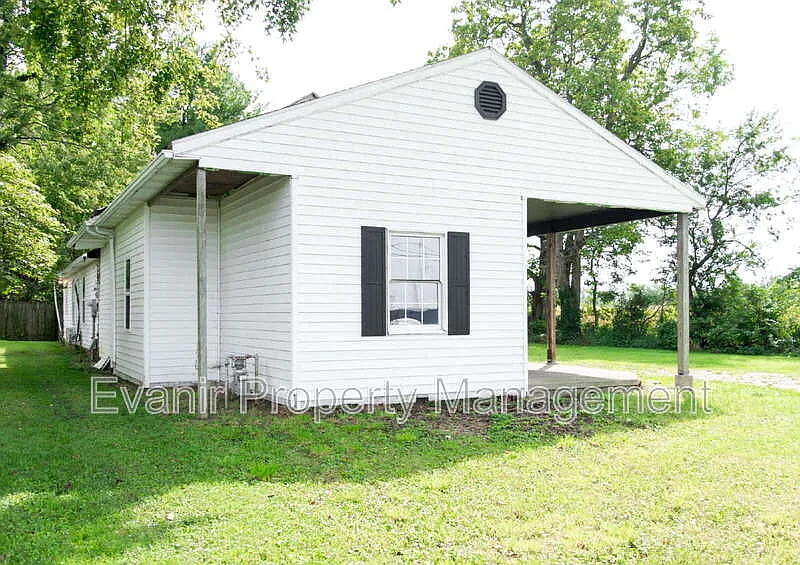 5 bed, 3.0 bath, 2168 sqft, $1,700 — Photo 3
