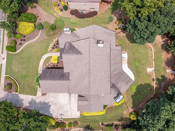 4th image of 2610 Flint Creek Dr