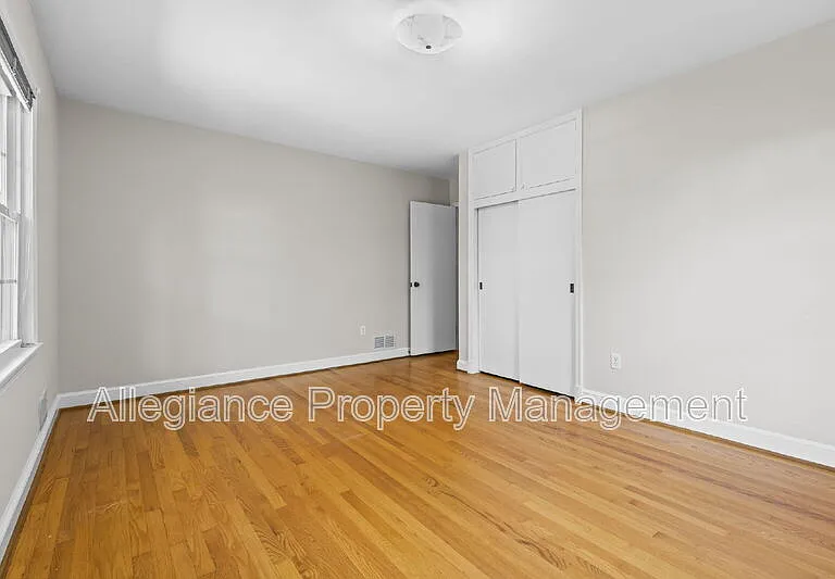 3548 N Valley St — Photo 30