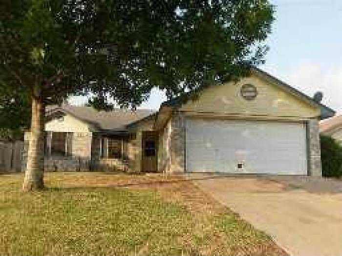 2nd image of 2308 Larston Ln