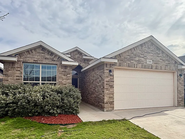 1318 Madrone Ave — Photo 1