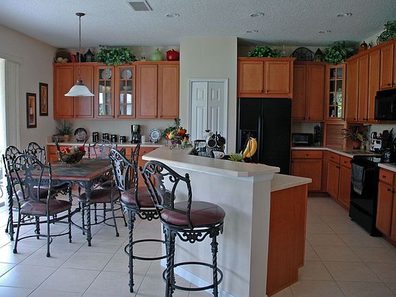 Kitchen Nook, Kitchen