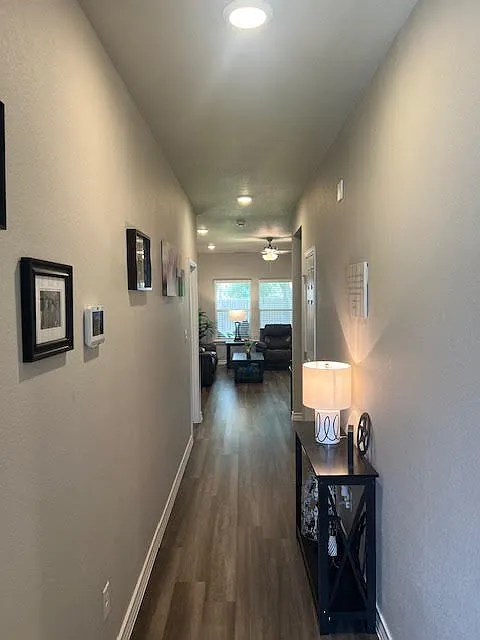 4 bed, 2.0 bath, 1663 sqft, $2,700 — Photo 2