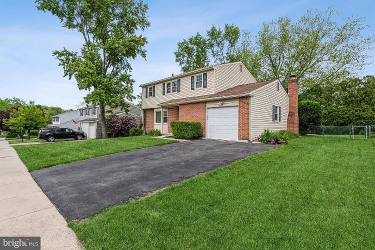 1st image of 546 Cabot Dr