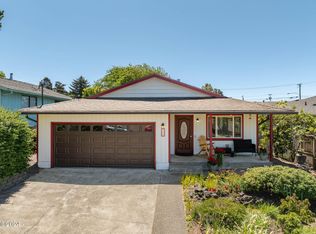 216 NE 5th St, Newport, OR