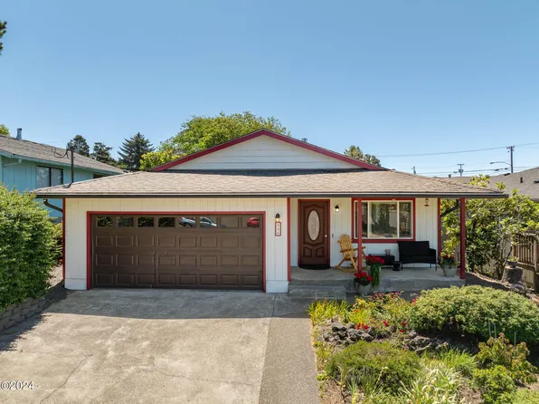 216 NE 5th St, Newport, OR 97365