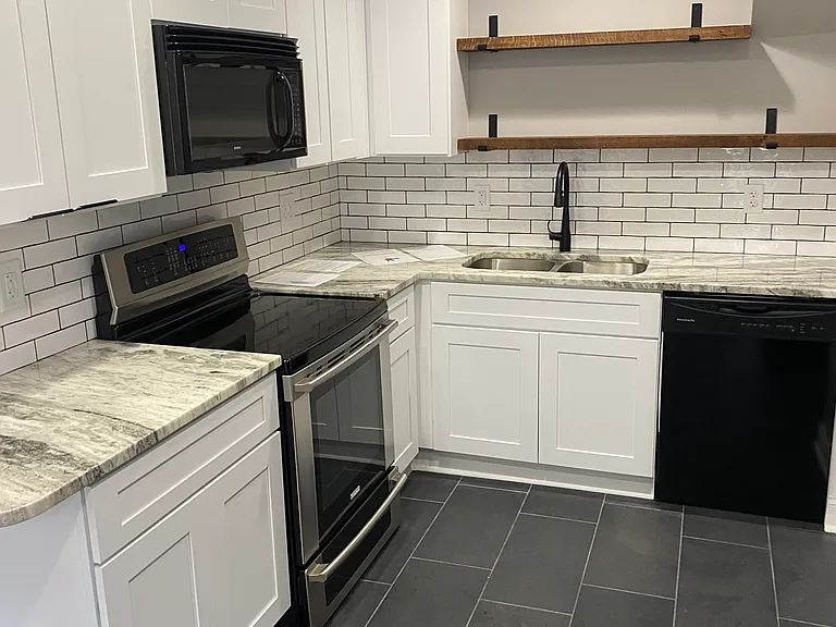 828 W Kalamazoo Ave #1 — Photo 2