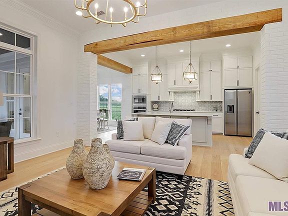 2nd image of 4767 Cottage Oaks Dr