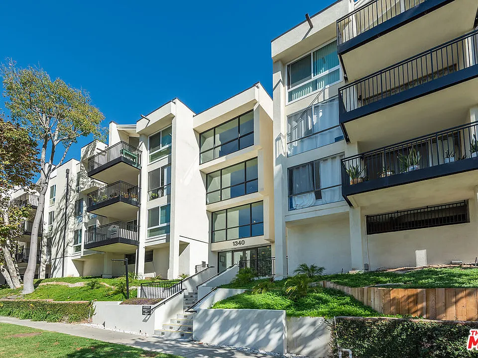 1340 S Beverly Glen Blvd #313