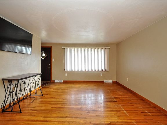 5th image of 2417 Birch Cir