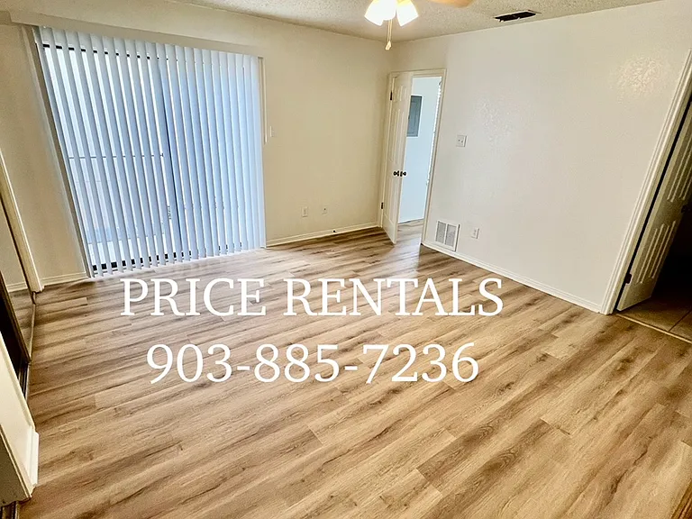 1050 League St S #102 — Photo 9