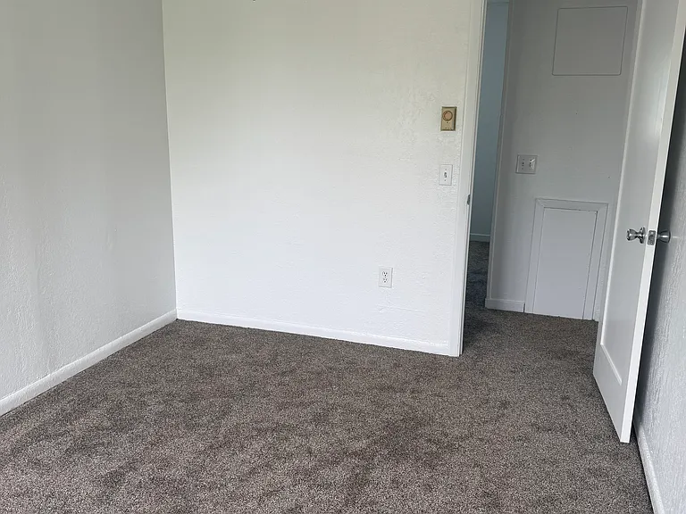 1411 Gunnison Ct — Photo 10