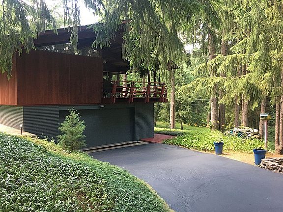4th image of 11161 Wealthy Ln