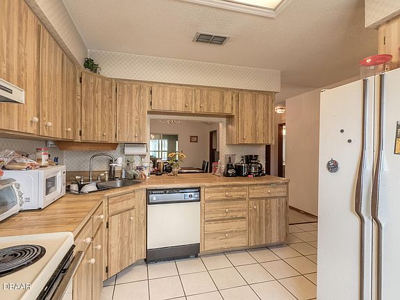 5th image of 408 Shangri La Cir
