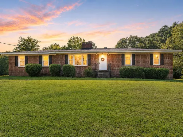 114 Brookhaven Dr, Greenwood, SC 29646