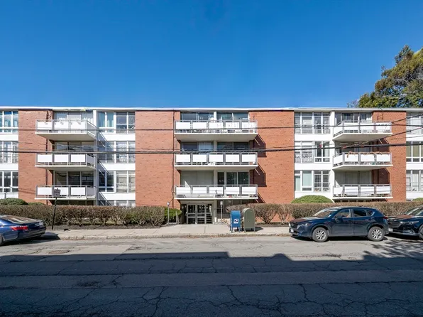 50 Park St APT 38, Brookline, MA 02446