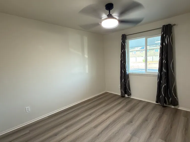 2129 N 26th Pl #4 — Photo 3