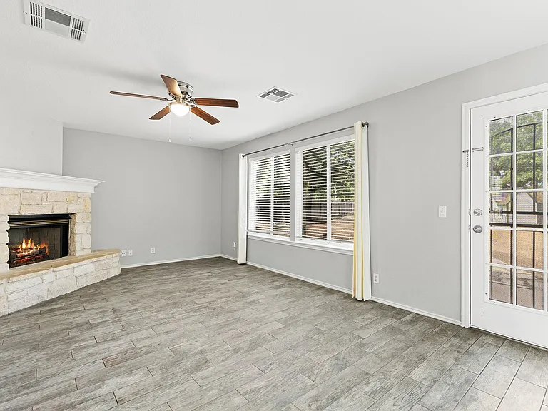 16802 Bailey Jean Dr — Photo 6