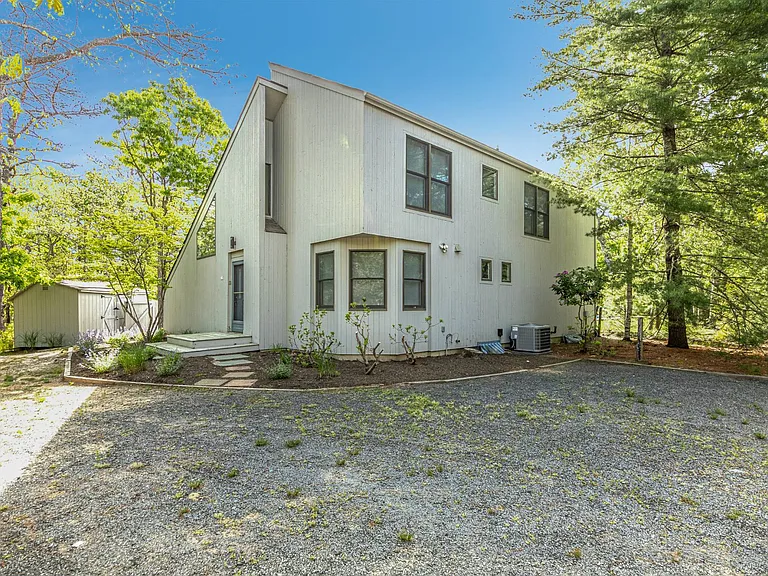 546 Wainscott Northwest Rd — Photo 27