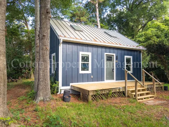 1410 42nd St, Wilmington, NC 28403