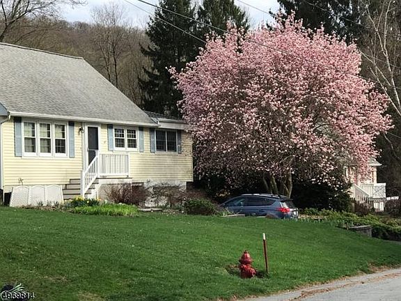 3rd image of 17 Lincoln Ave