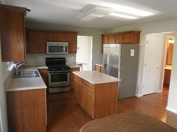 3rd image of 7416 Southworth Cir