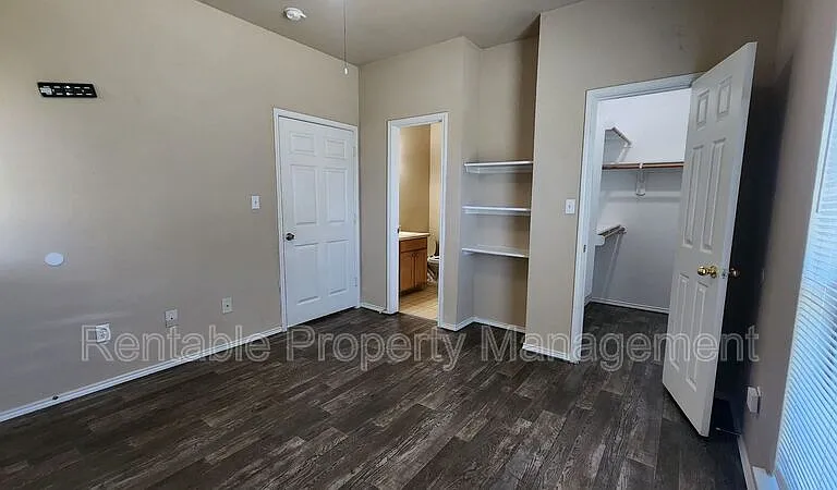 110 Collett Ct — Photo 5