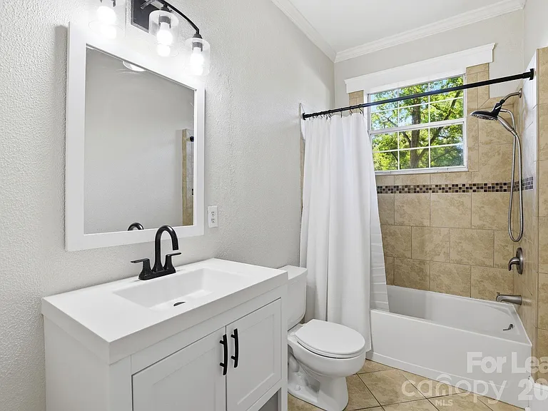 525 W 3rd Ave — Photo 13
