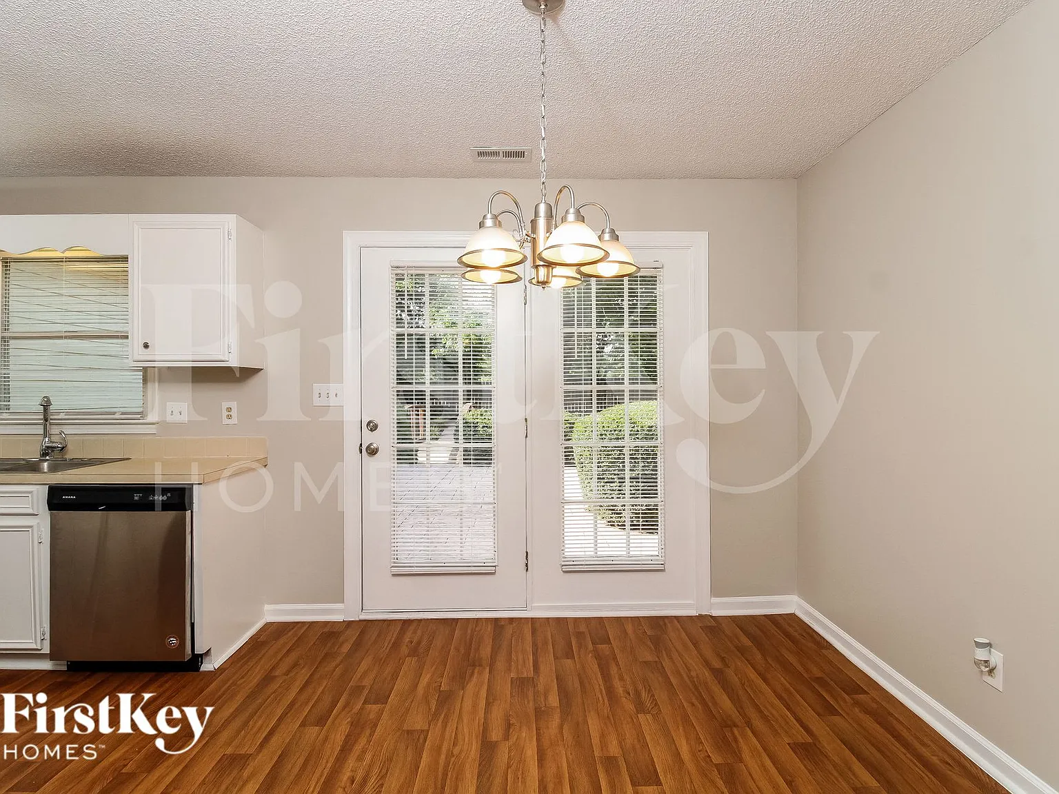 3 bed, 3.0 bath, 1897 sqft, $1,840 — Photo 4