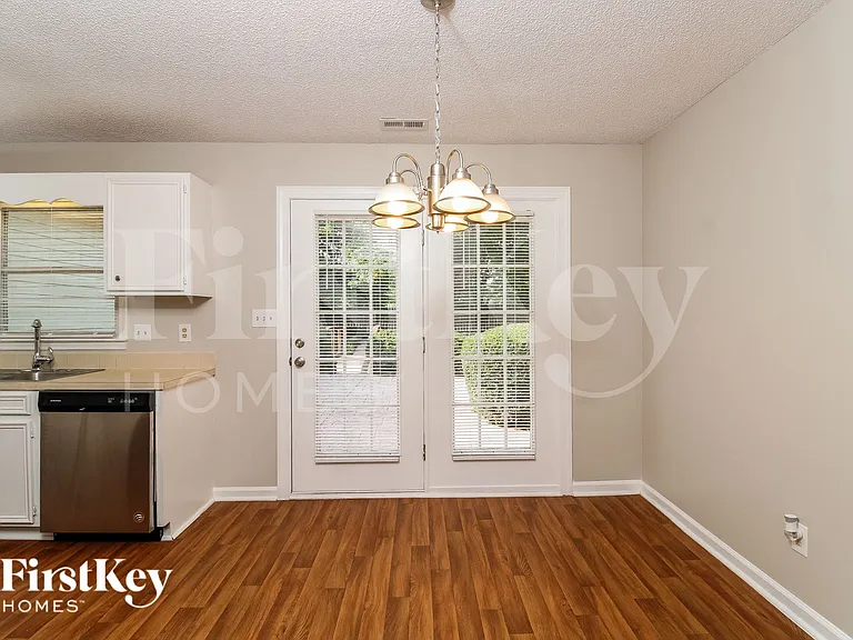 4305 Oak Glen Dr — Photo 4