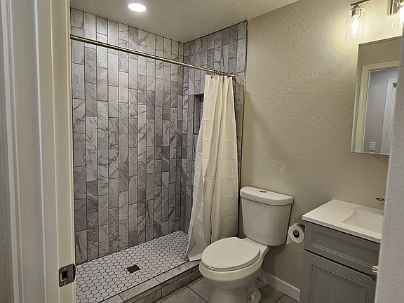 5th image of 8209 E 1st Ave