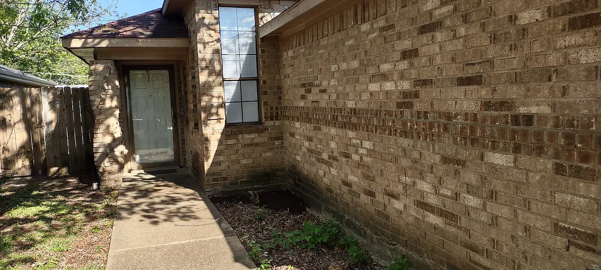 Building Photo - 4228 Flamingo Way