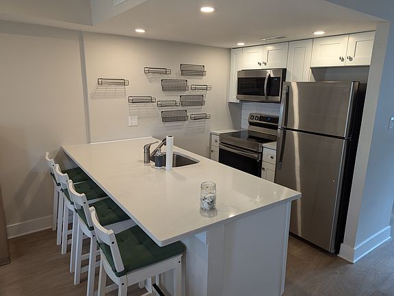 3rd image of 822 South St APT 5E