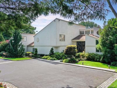 (Undisclosed Address), Oyster Bay Cove, NY, 11791