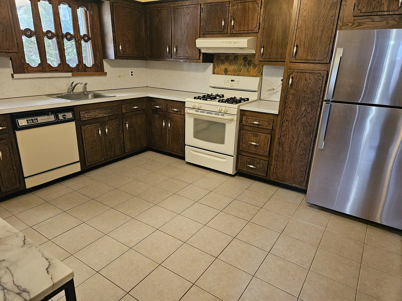 3 bed, 1100 sqft, $3,200 — Photo 1