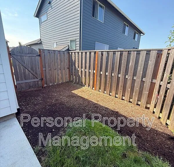 1530 NW 29th Pl #A — Photo 11