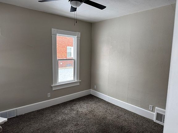 3rd image of 1328 Evelyn St #1