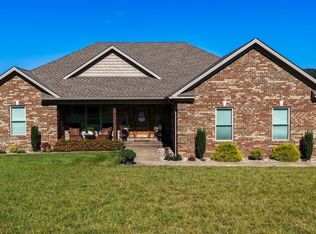205 Heavenly Haven Dr, Horse Cave, KY 42749