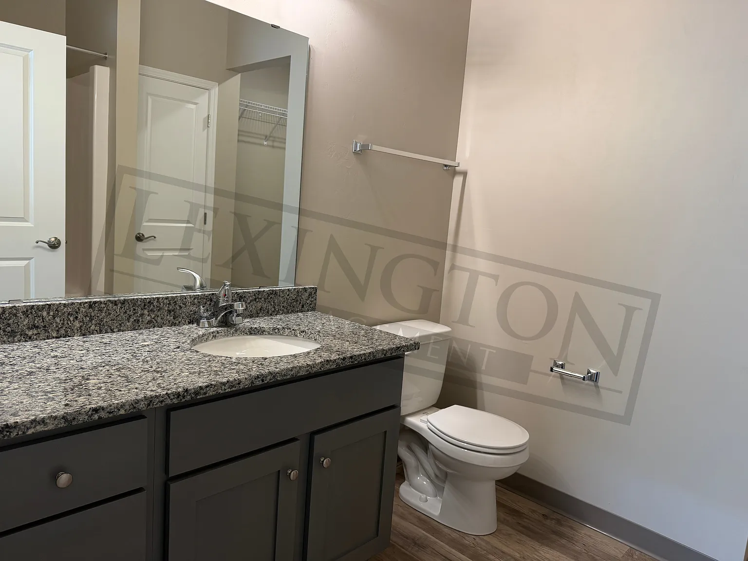 3 bed, 1600 sqft, $1,900 — Photo 2