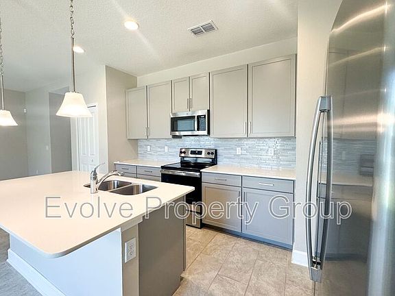 4th image of 1341 Captiva Cv
