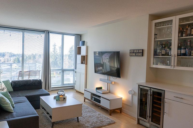 Surrey Apartment for rent - 2 Bedrooms — photo 2