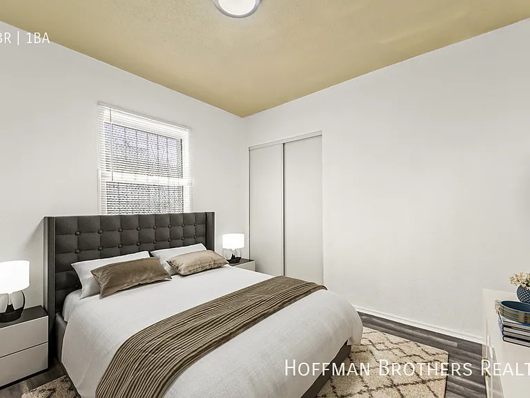 8027 S Broadway #6 — Photo 6