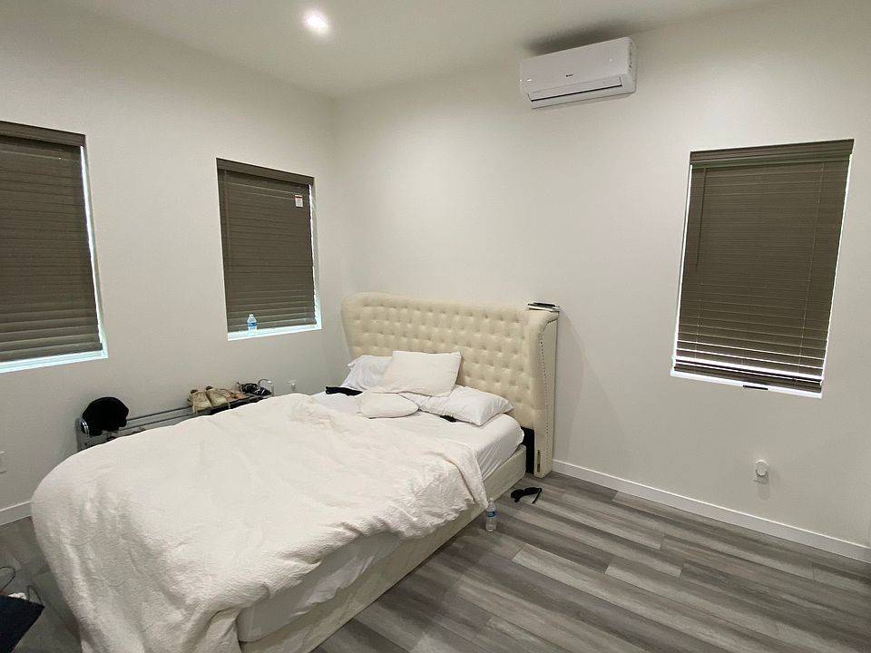 まりの 23003 Mariano St, Woodland Hills, CA 91367 | MLS #SR25203403